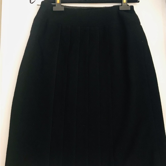CHANEL Classic Pleated Skirt. - Picture 8 of 10